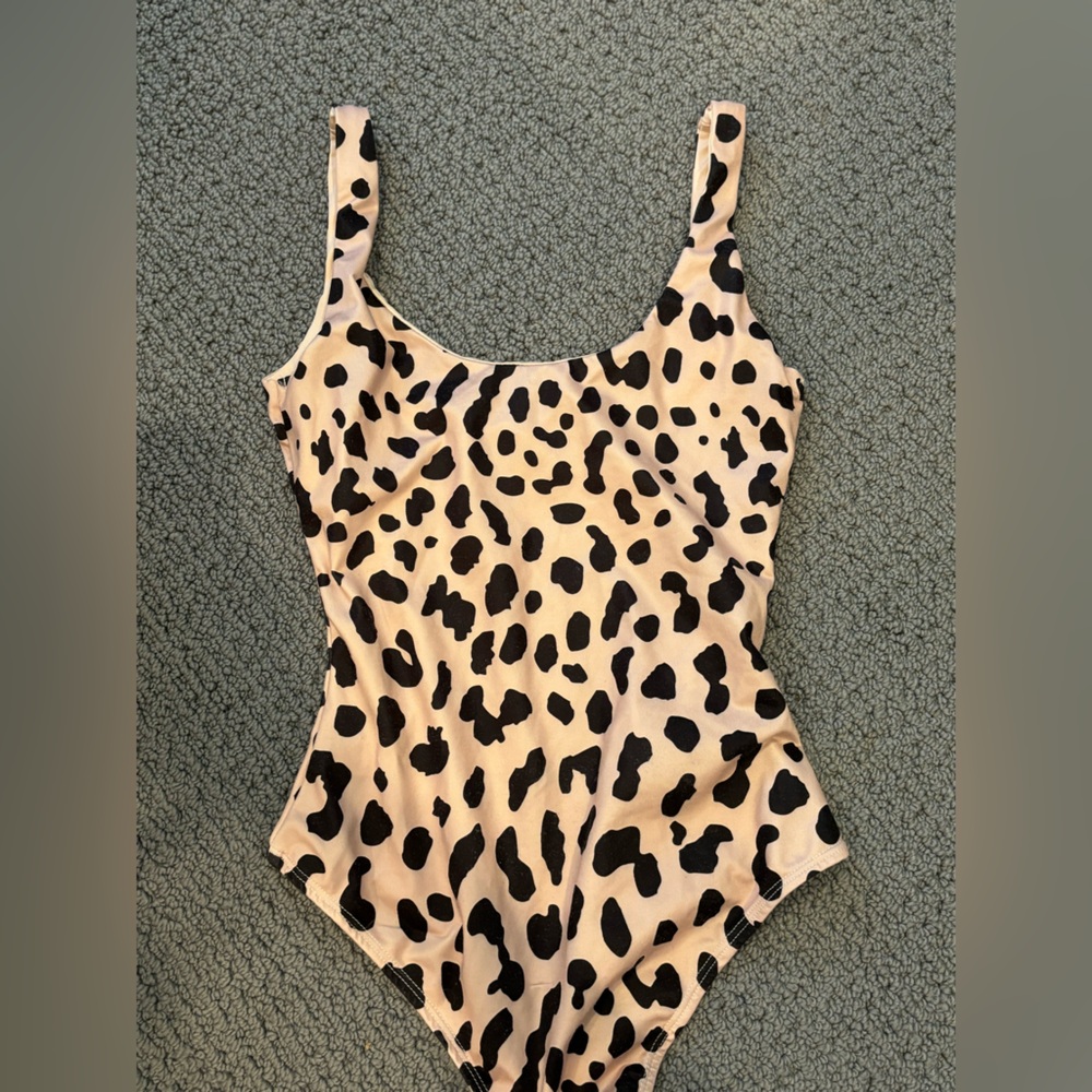 Princess polly body suit- cheetah print